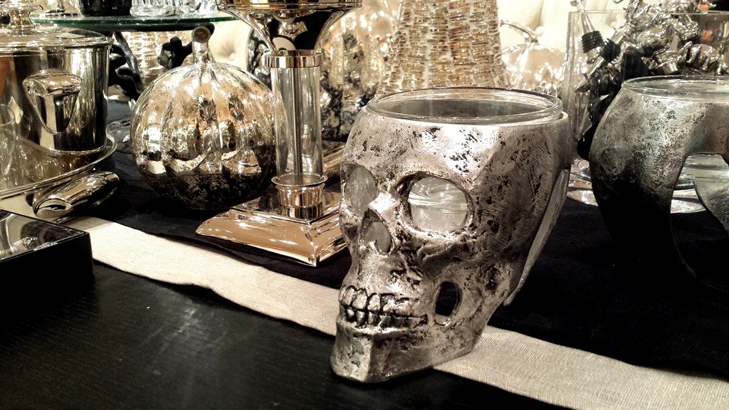 Skull candy dish